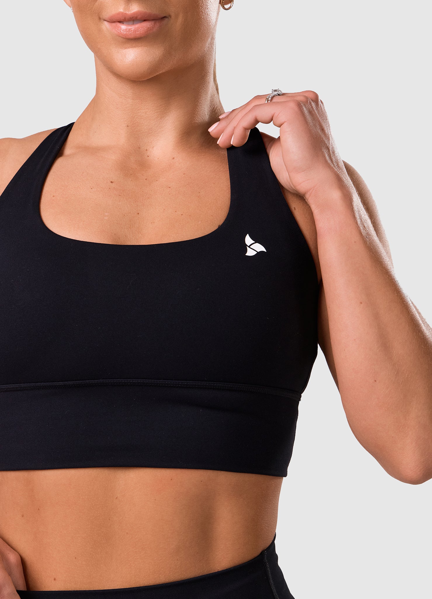 O.ria　レディース　BLK M ROXI Cross-Back Sports Bra | Women's High-Support Training Bra
